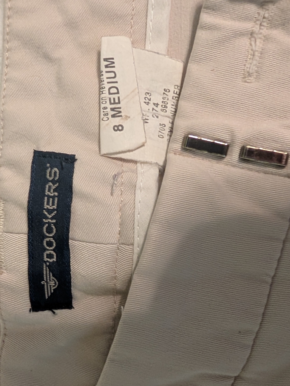 Dockers Women's Khaki Pants - Cream (Size 8 Medium)